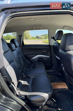 Внедорожник / Кроссовер Mitsubishi Outlander 2010 в 