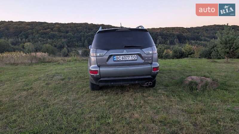 Внедорожник / Кроссовер Mitsubishi Outlander 2009 в Львове