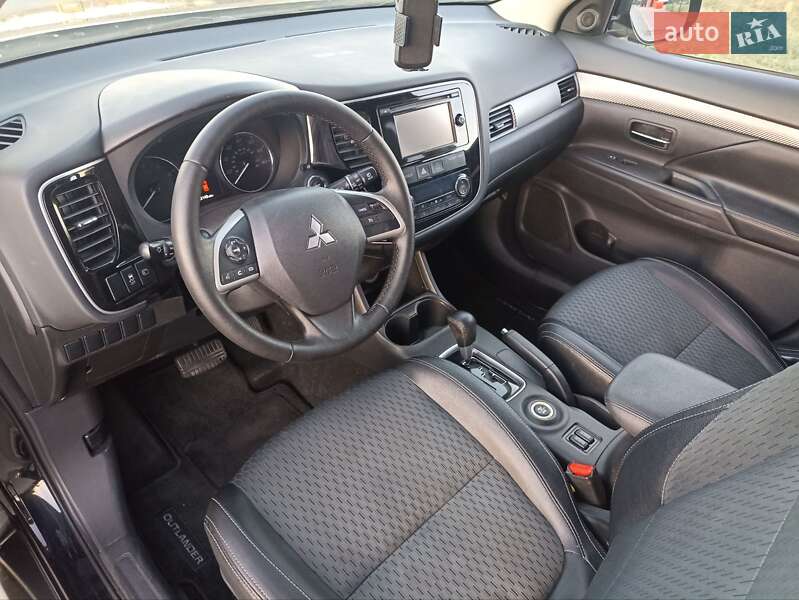 Внедорожник / Кроссовер Mitsubishi Outlander 2015 в Житомире фото 10 Внедорожник / Кроссовер Mitsubishi Outlander 2015 в Житомире
