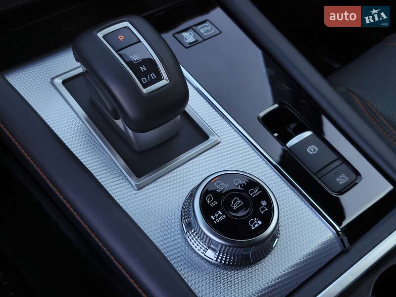 Позашляховик / Кросовер Mitsubishi Outlander 2023 в Дніпрі