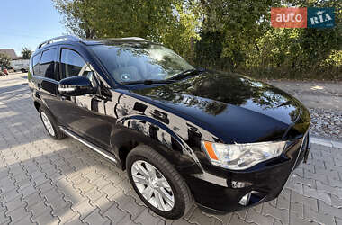 Внедорожник / Кроссовер Mitsubishi Outlander 2010 в 