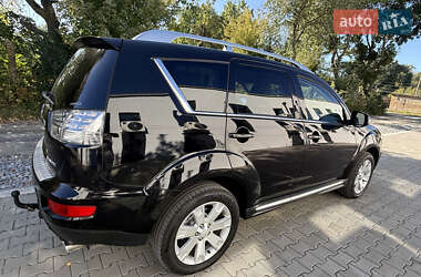 Внедорожник / Кроссовер Mitsubishi Outlander 2010 в 