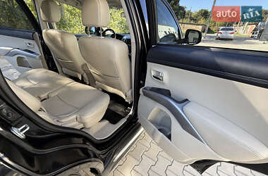 Внедорожник / Кроссовер Mitsubishi Outlander 2010 в 