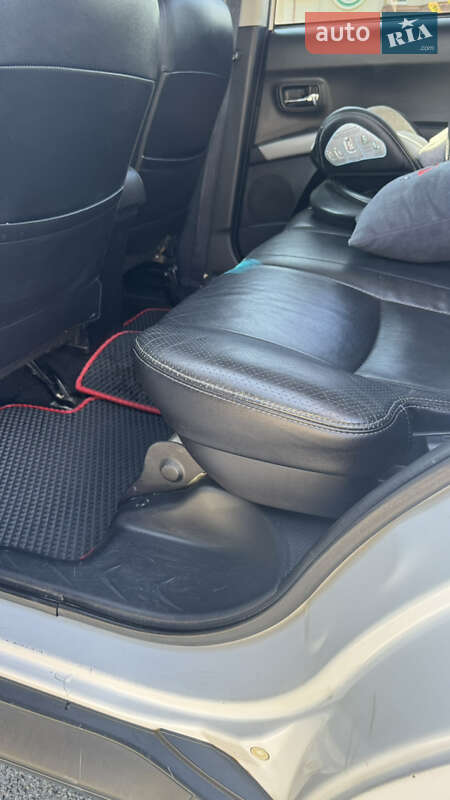 Внедорожник / Кроссовер Mitsubishi Outlander 2011 в Броварах