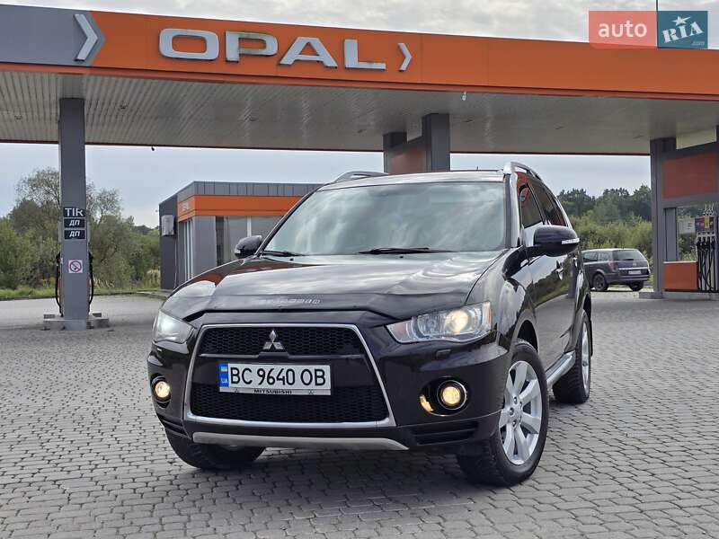 Внедорожник / Кроссовер Mitsubishi Outlander 2010 в Калуше