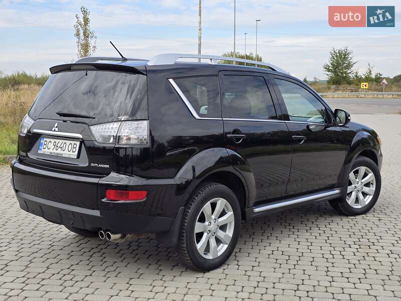 Внедорожник / Кроссовер Mitsubishi Outlander 2010 в Калуше