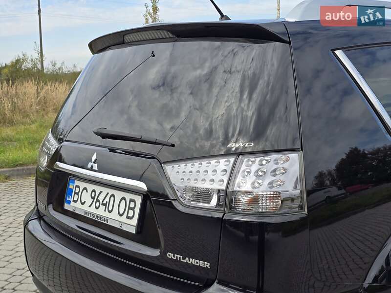 Внедорожник / Кроссовер Mitsubishi Outlander 2010 в Калуше