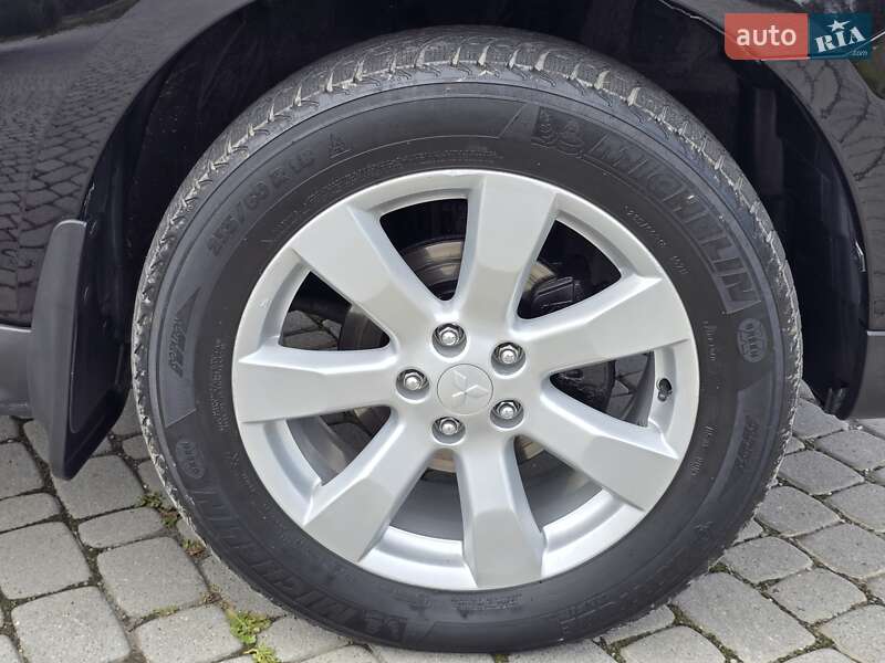Внедорожник / Кроссовер Mitsubishi Outlander 2010 в Калуше