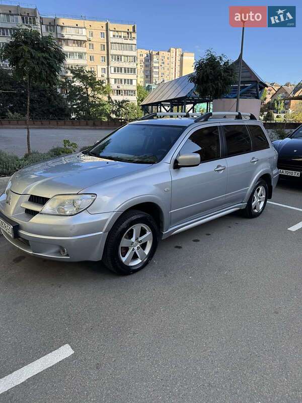 Внедорожник / Кроссовер Mitsubishi Outlander 2009 в 