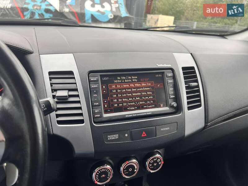 Внедорожник / Кроссовер Mitsubishi Outlander 2012 в Тячеве