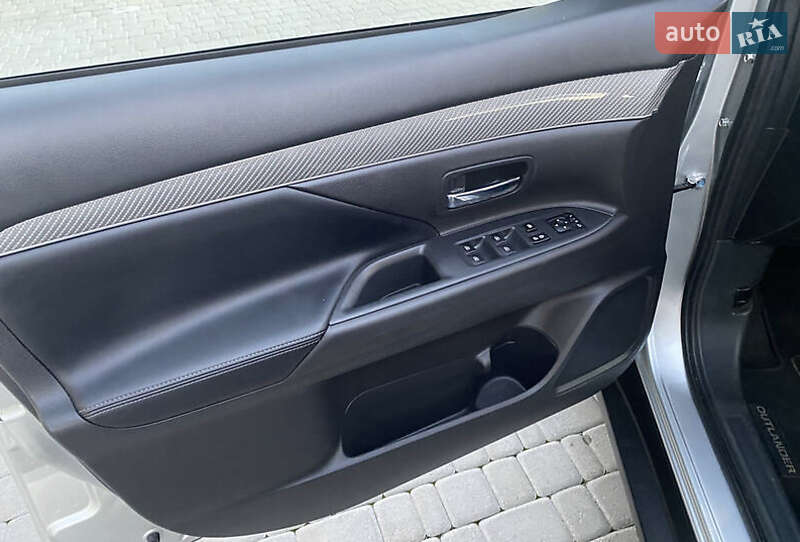 Внедорожник / Кроссовер Mitsubishi Outlander 2020 в Тернополе