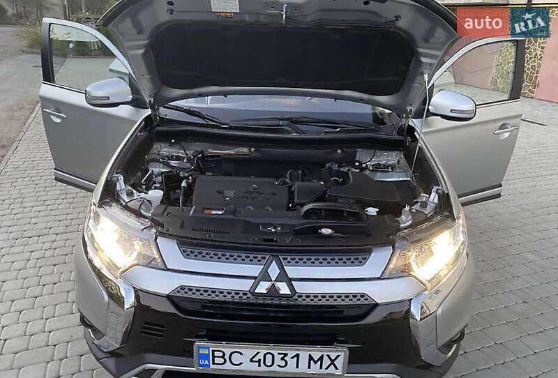 Внедорожник / Кроссовер Mitsubishi Outlander 2020 в Тернополе