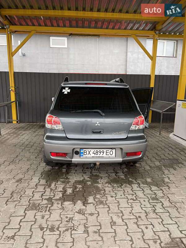 Внедорожник / Кроссовер Mitsubishi Outlander 2004 в Хмельницком