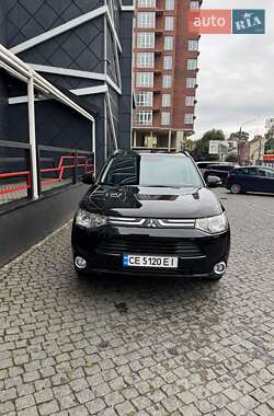 Внедорожник / Кроссовер Mitsubishi Outlander 2013 в Черновцах