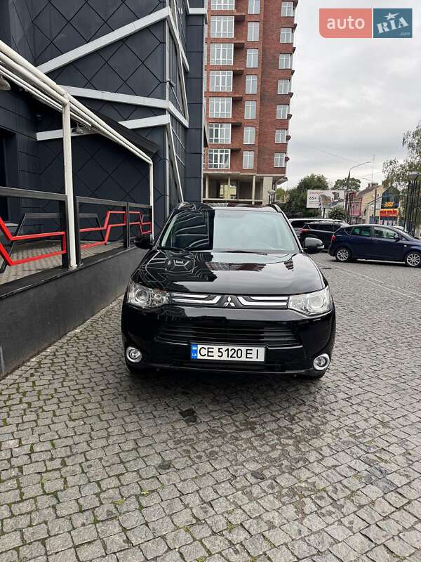 Позашляховик / Кросовер Mitsubishi Outlander 2013 в Чернівцях