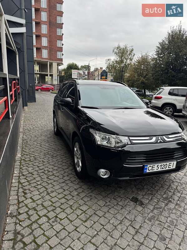 Позашляховик / Кросовер Mitsubishi Outlander 2013 в Чернівцях