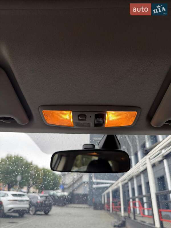 Позашляховик / Кросовер Mitsubishi Outlander 2013 в Чернівцях