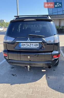 Внедорожник / Кроссовер Mitsubishi Outlander 2009 в 