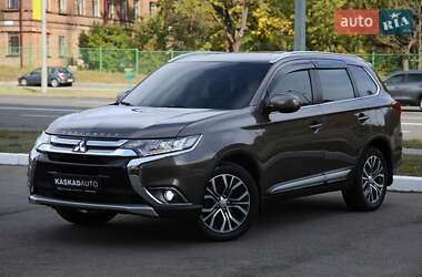 Внедорожник / Кроссовер Mitsubishi Outlander 2015 в Харькове