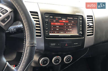 Внедорожник / Кроссовер Mitsubishi Outlander 2008 в 