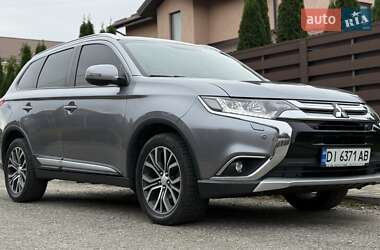 Позашляховик / Кросовер Mitsubishi Outlander 2017 в Києві
