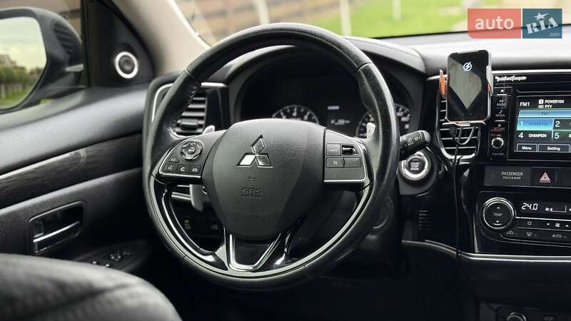 Внедорожник / Кроссовер Mitsubishi Outlander 2017 в Киеве фото 6 Внедорожник / Кроссовер Mitsubishi Outlander 2017 в Киеве