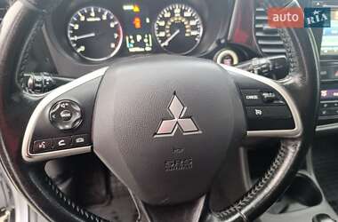 Внедорожник / Кроссовер Mitsubishi Outlander 2013 в 