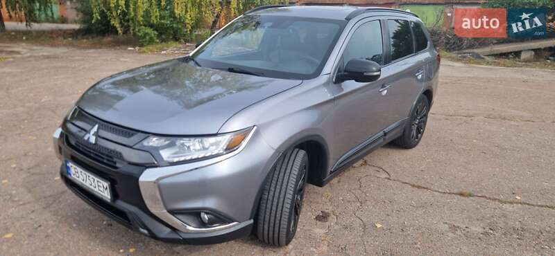 Внедорожник / Кроссовер Mitsubishi Outlander 2020 в Чернигове