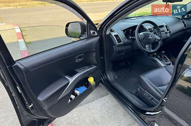 Внедорожник / Кроссовер Mitsubishi Outlander 2006 в 
