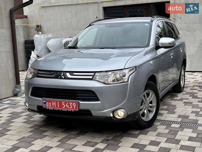 Внедорожник / Кроссовер Mitsubishi Outlander 2012 в Ровно