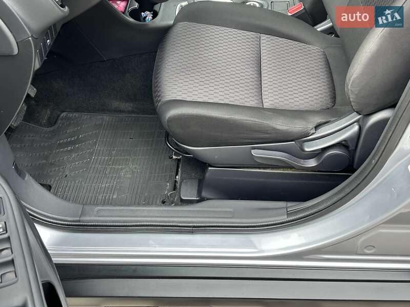 Внедорожник / Кроссовер Mitsubishi Outlander 2012 в Ровно