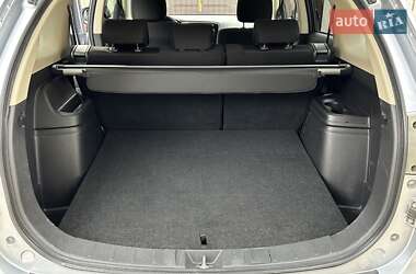 Внедорожник / Кроссовер Mitsubishi Outlander 2012 в 