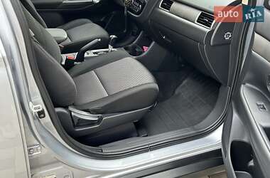 Внедорожник / Кроссовер Mitsubishi Outlander 2012 в 