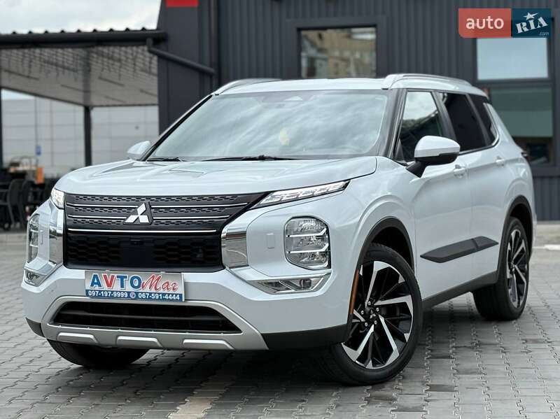 Внедорожник / Кроссовер Mitsubishi Outlander 2022 в 