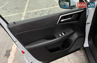 Внедорожник / Кроссовер Mitsubishi Outlander 2022 в 