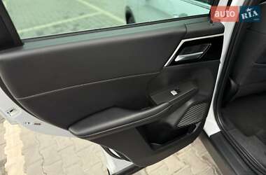 Внедорожник / Кроссовер Mitsubishi Outlander 2022 в 