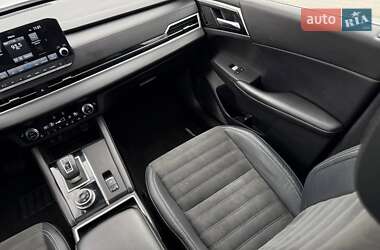 Внедорожник / Кроссовер Mitsubishi Outlander 2022 в 