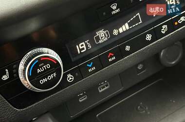 Внедорожник / Кроссовер Mitsubishi Outlander 2022 в 