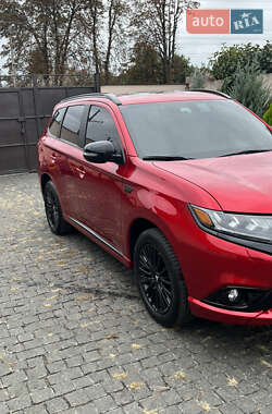 Внедорожник / Кроссовер Mitsubishi Outlander 2021 в 