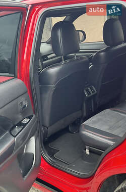 Внедорожник / Кроссовер Mitsubishi Outlander 2021 в 