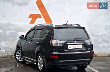 Внедорожник / Кроссовер Mitsubishi Outlander 2010 в 