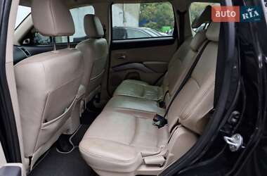 Внедорожник / Кроссовер Mitsubishi Outlander 2010 в 
