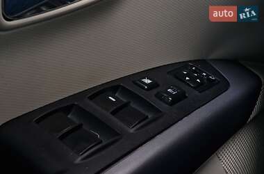 Внедорожник / Кроссовер Mitsubishi Outlander 2010 в 