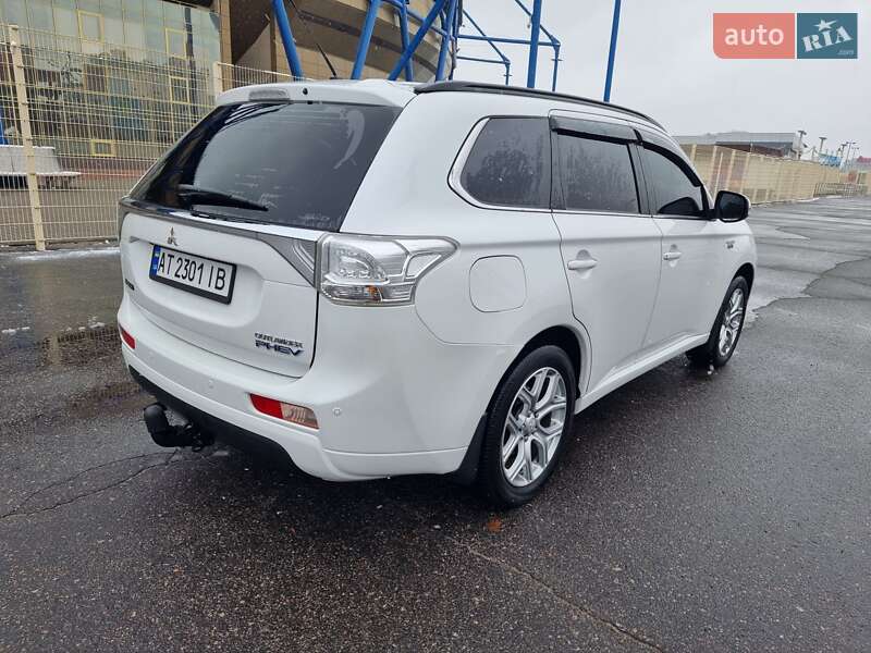 Внедорожник / Кроссовер Mitsubishi Outlander 2014 в Харькове фото 4 Внедорожник / Кроссовер Mitsubishi Outlander 2014 в Харькове
