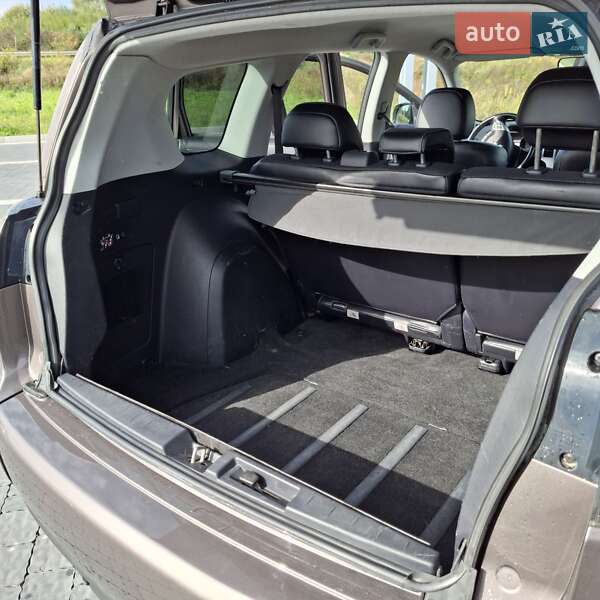 Позашляховик / Кросовер Mitsubishi Outlander 2011 в Львові фото 11 Позашляховик / Кросовер Mitsubishi Outlander 2011 в Львові
