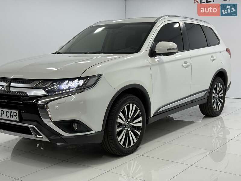 Внедорожник / Кроссовер Mitsubishi Outlander 2018 в Одессе