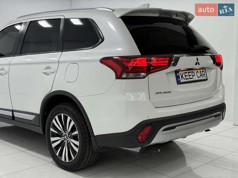 Внедорожник / Кроссовер Mitsubishi Outlander 2018 в Одессе