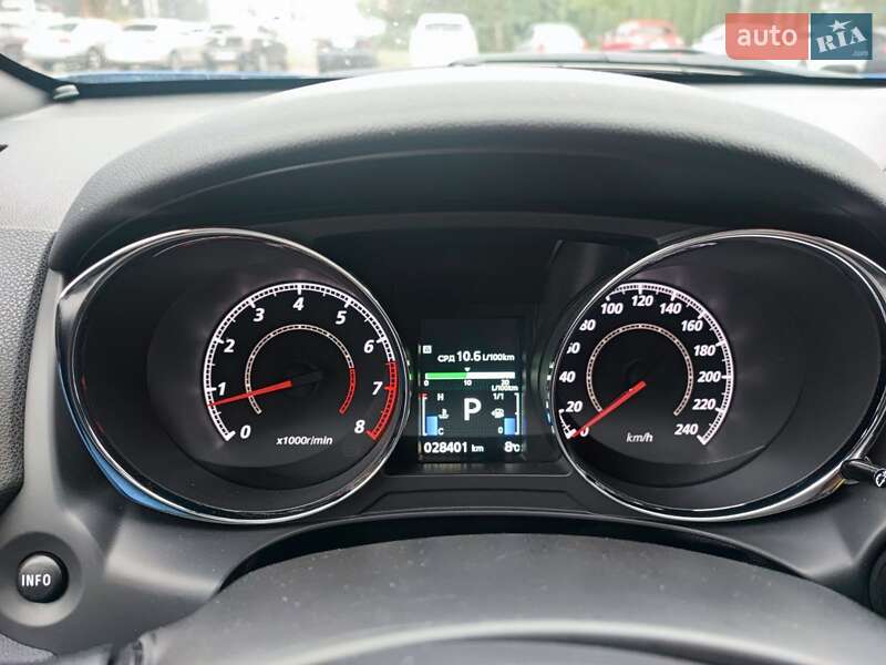 Внедорожник / Кроссовер Mitsubishi Outlander 2020 в Киеве