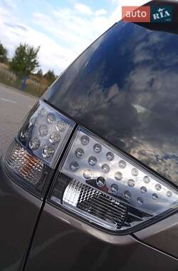 Внедорожник / Кроссовер Mitsubishi Outlander 2011 в 