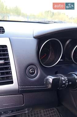 Внедорожник / Кроссовер Mitsubishi Outlander 2011 в 